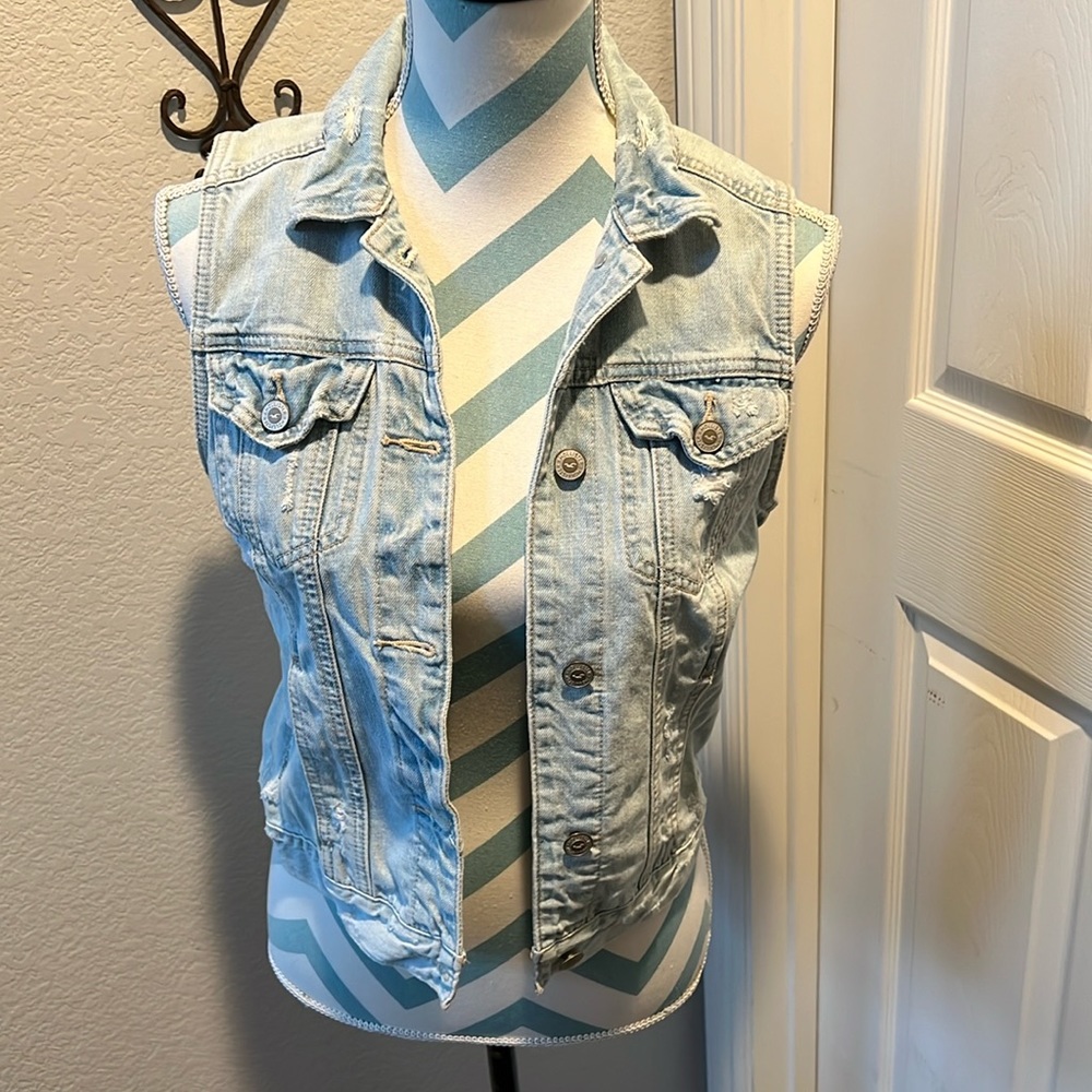 ❤️❤️Hollister Denim Jean Vest - Light Wash Distressed